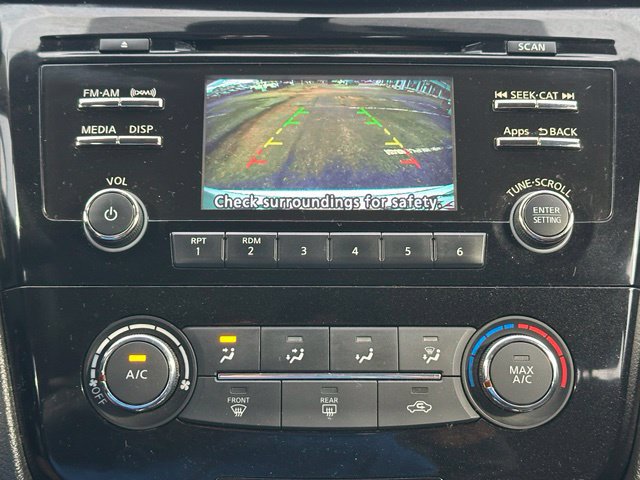 Used 2015 Nissan Rogue S FWD image 33