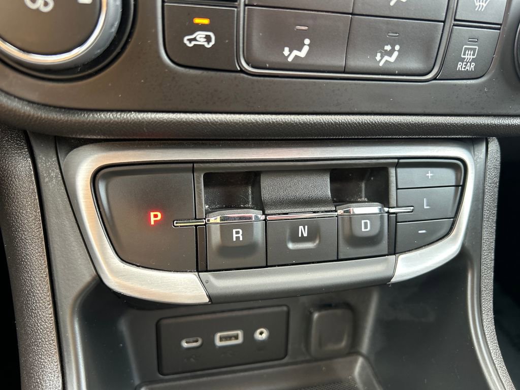 Used 2024 GMC Terrain SLE AWD/4WD image 30