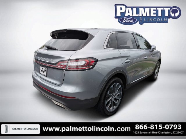 Used 2022 Lincoln Nautilus Reserve w/ Equipment Group 201A FWD image 2
