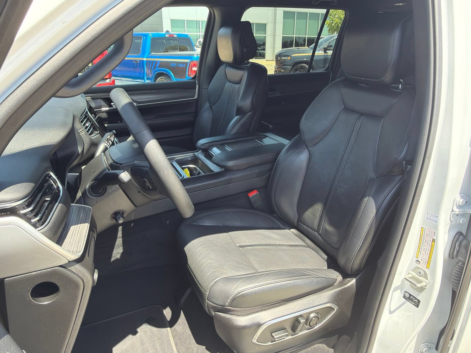 Used 2024 Jeep Wagoneer Series II w/ Flexible Seating Group RWD image 14