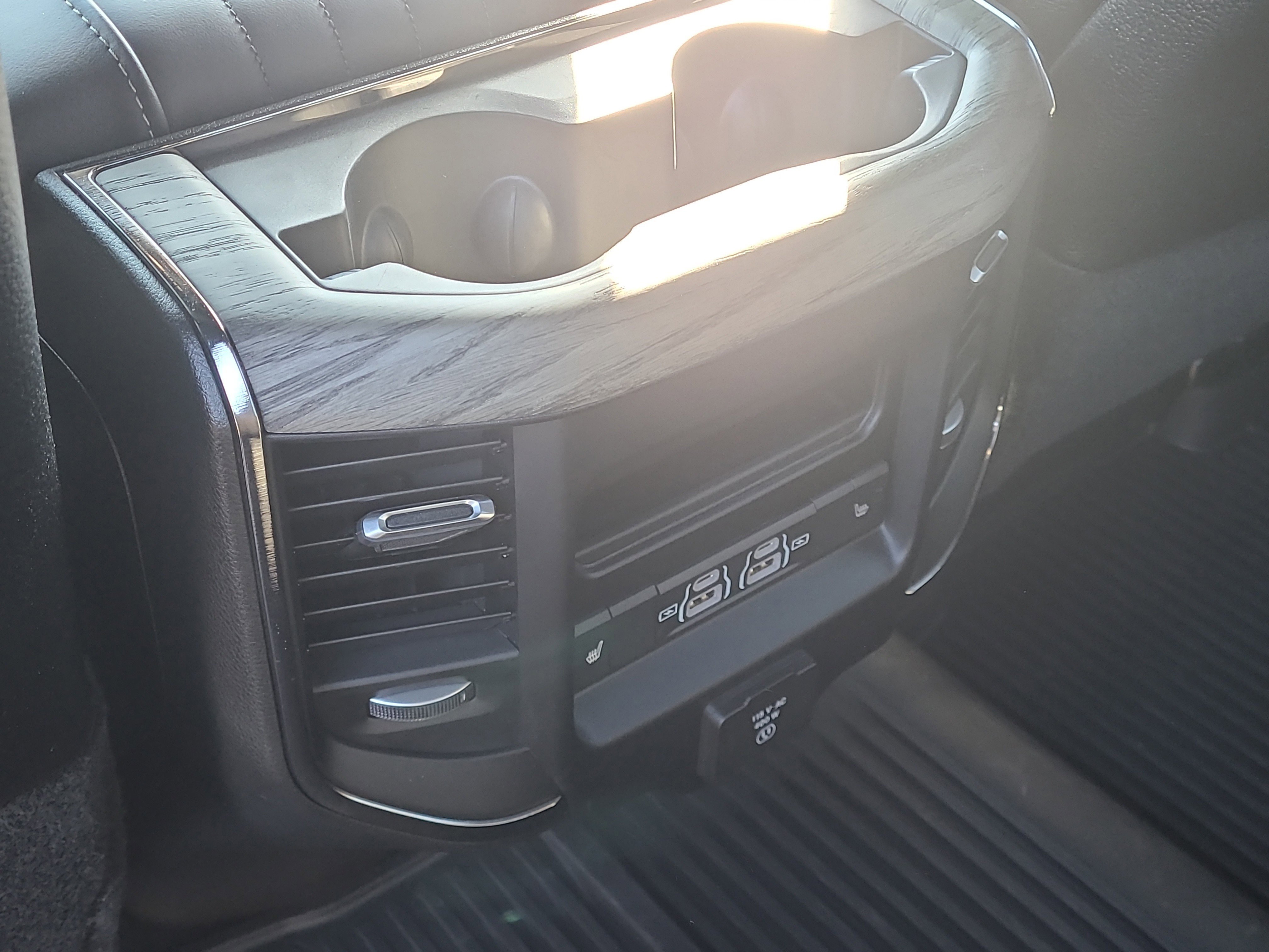 Used 2025 RAM 3500 Limited image 19