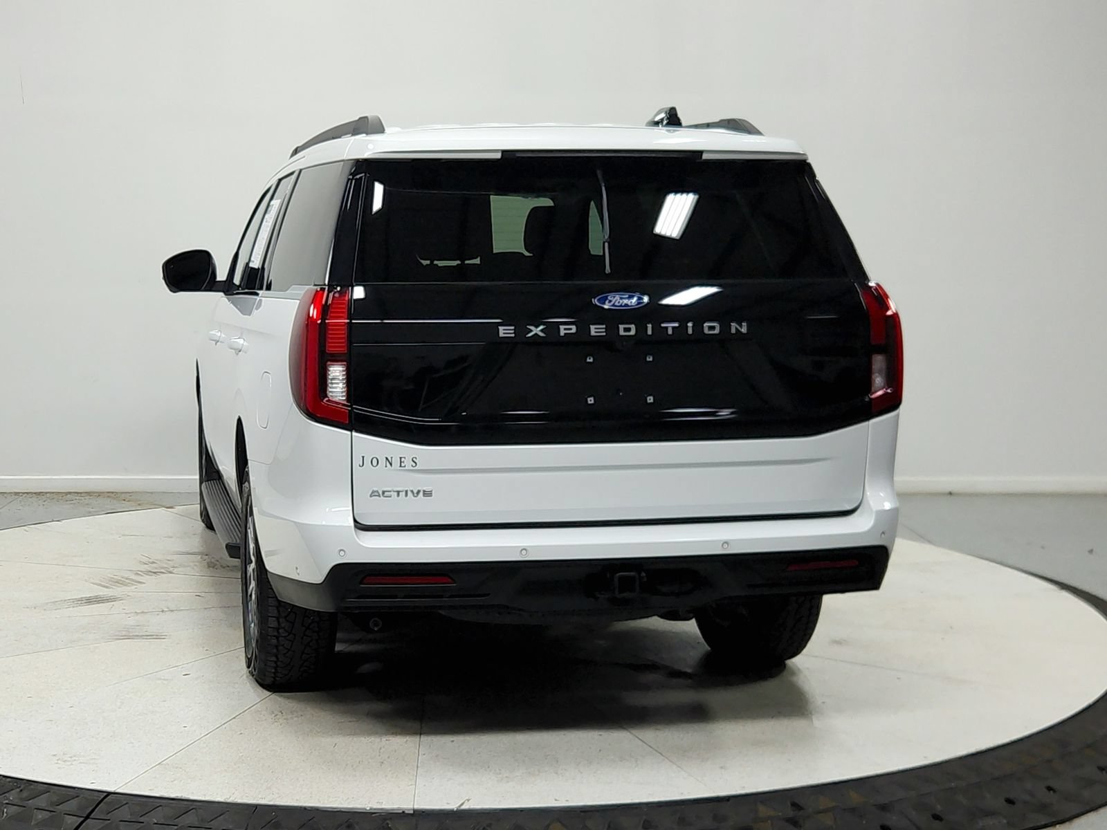 Used 2025 Ford Expedition Active AWD/4WD image 7