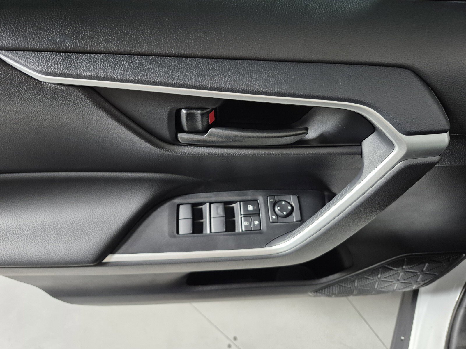 New 2025 Toyota RAV4 LE image 14