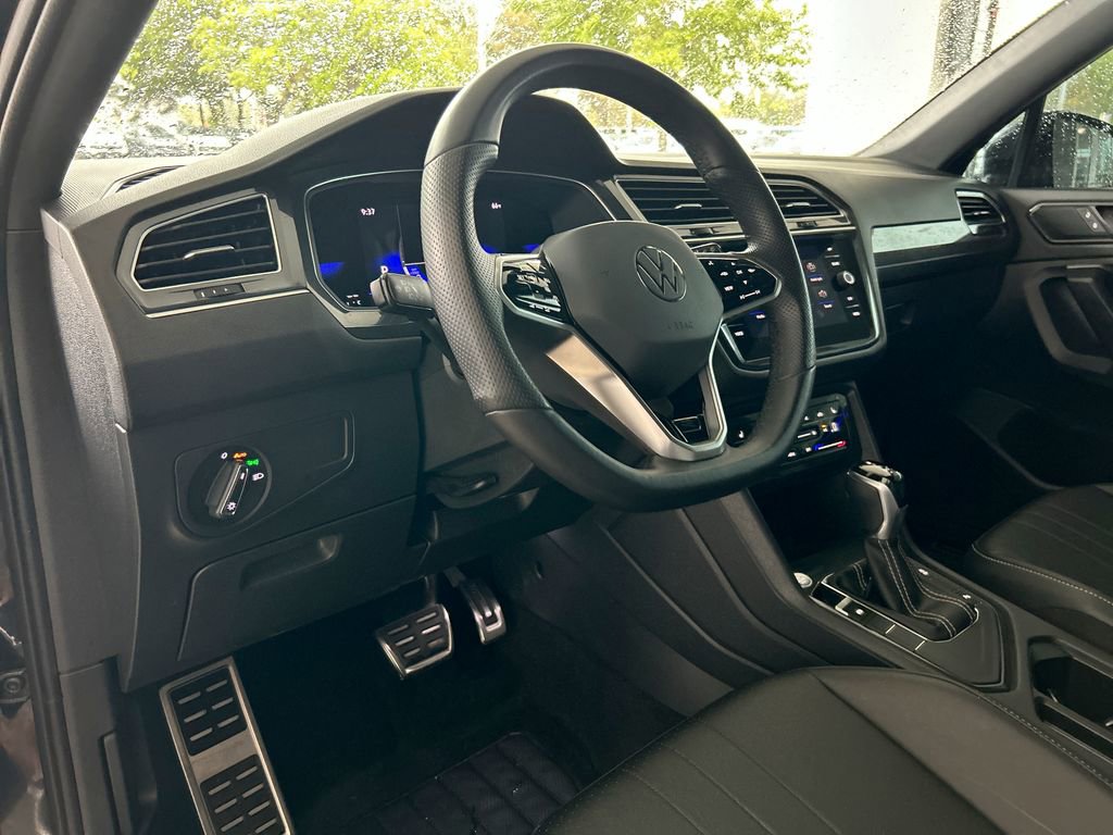 Certified 2024 Volkswagen Tiguan SE R-Line image 14