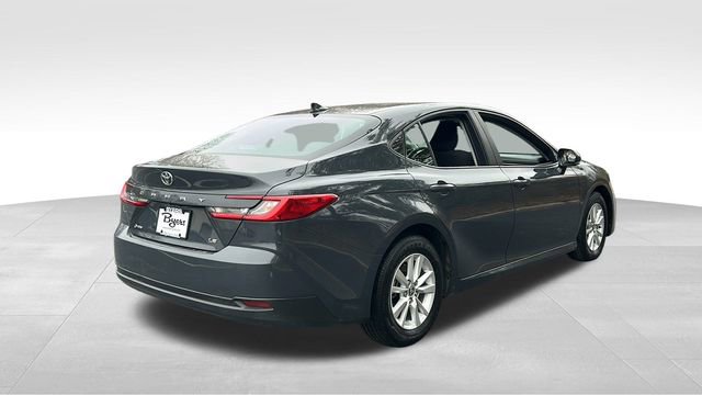 Used 2025 Toyota Camry LE image 29