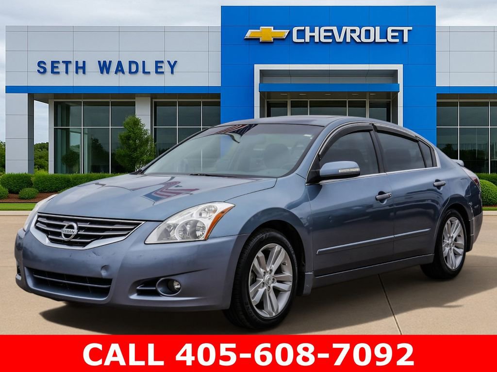 Used 2012 Nissan Altima 3.5 SR w/ Sport Pkg FWD image 3