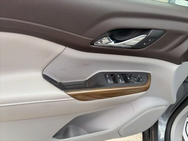 Used 2021 GMC Acadia SLE FWD image 17