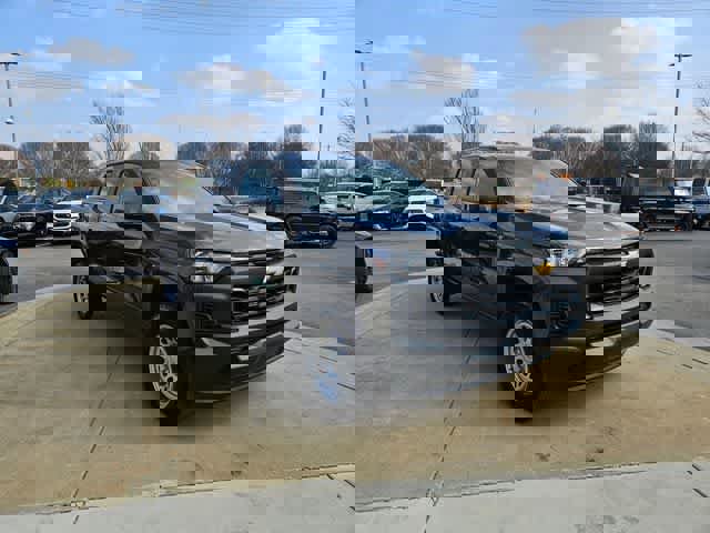 Used 2023 Chevrolet Colorado W/T image 3