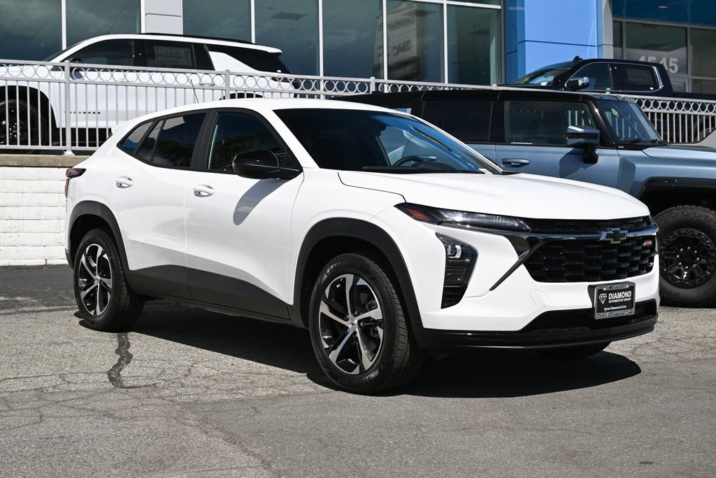 New 2026 Chevrolet Trax RS w/ Driver Confidence Package FWD image 2