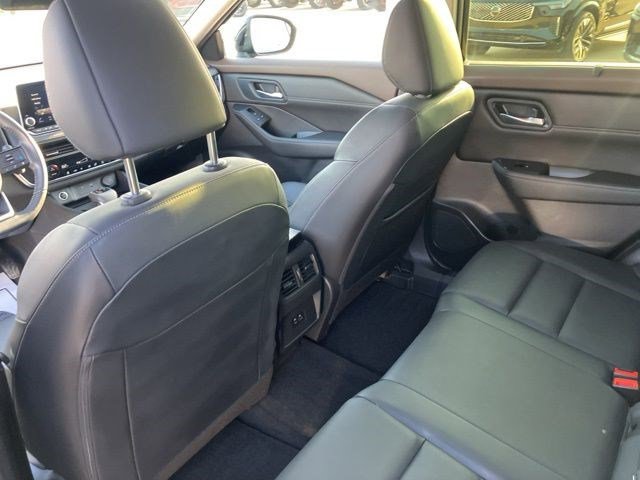 Used 2023 Nissan Rogue SV w/ SV Premium B Package image 24