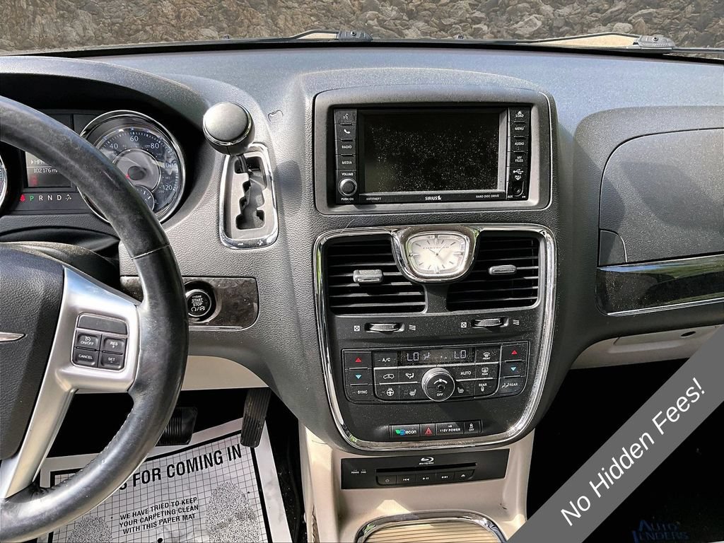 Used 2014 Chrysler Town & Country Touring-L w/ Driver Convenience Group FWD image 6
