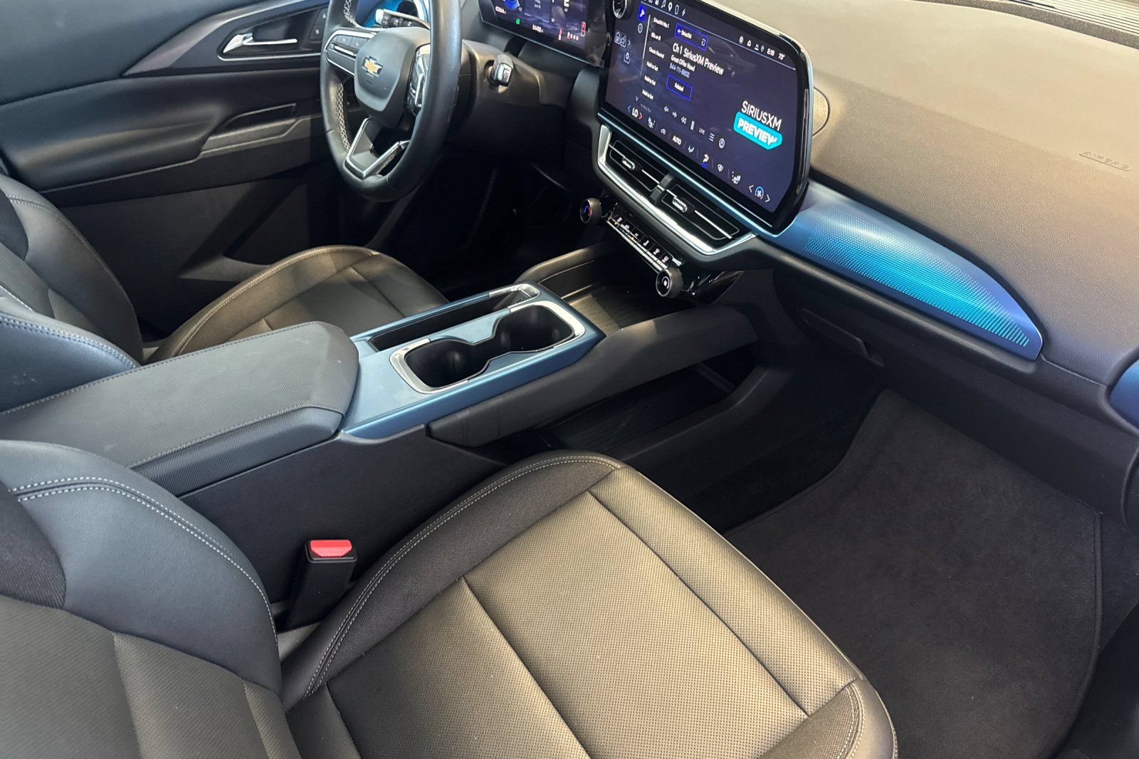 Used 2024 Chevrolet Equinox EV LT FWD image 20