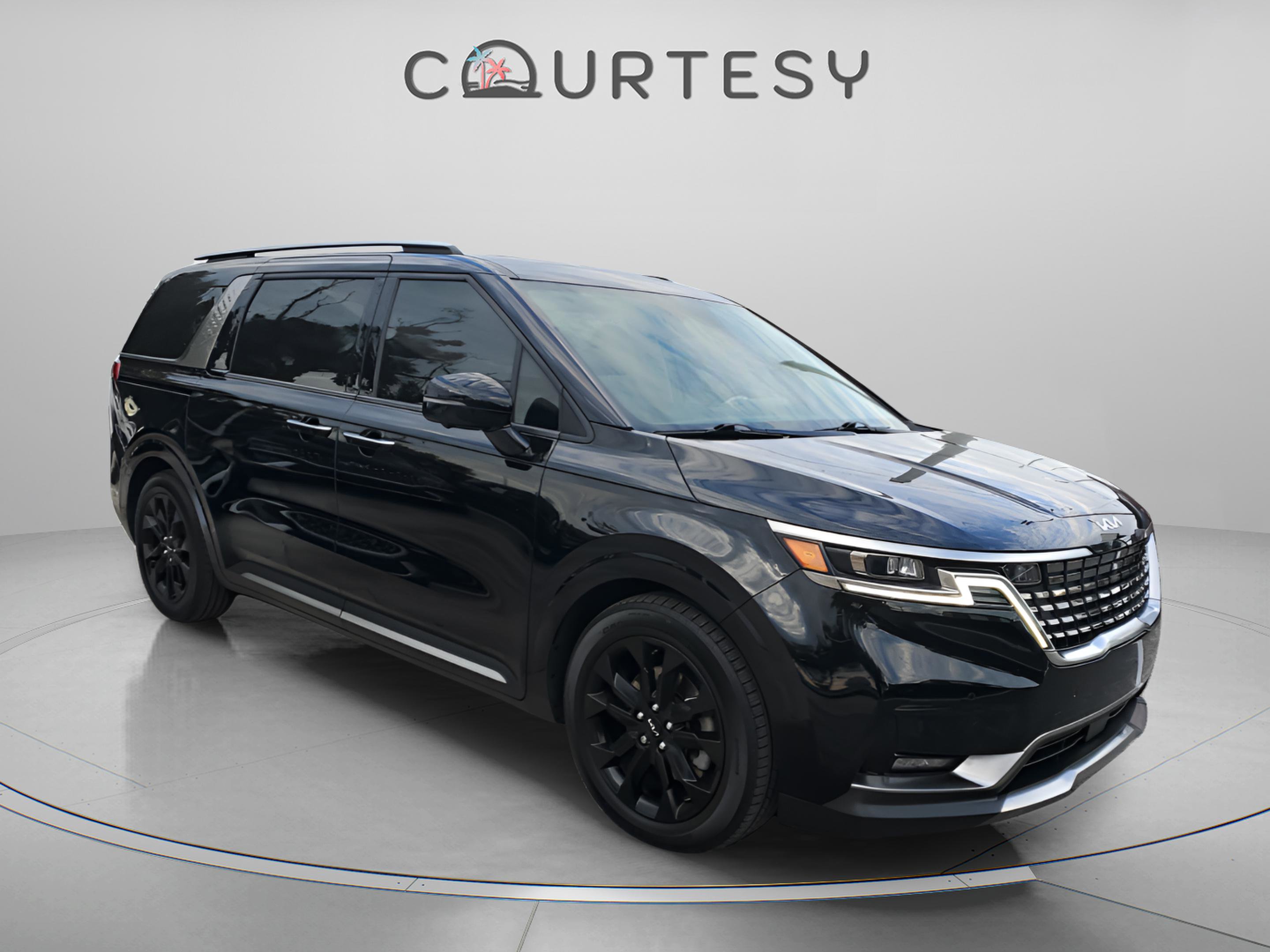 Used 2024 Kia Carnival SX Prestige image 5