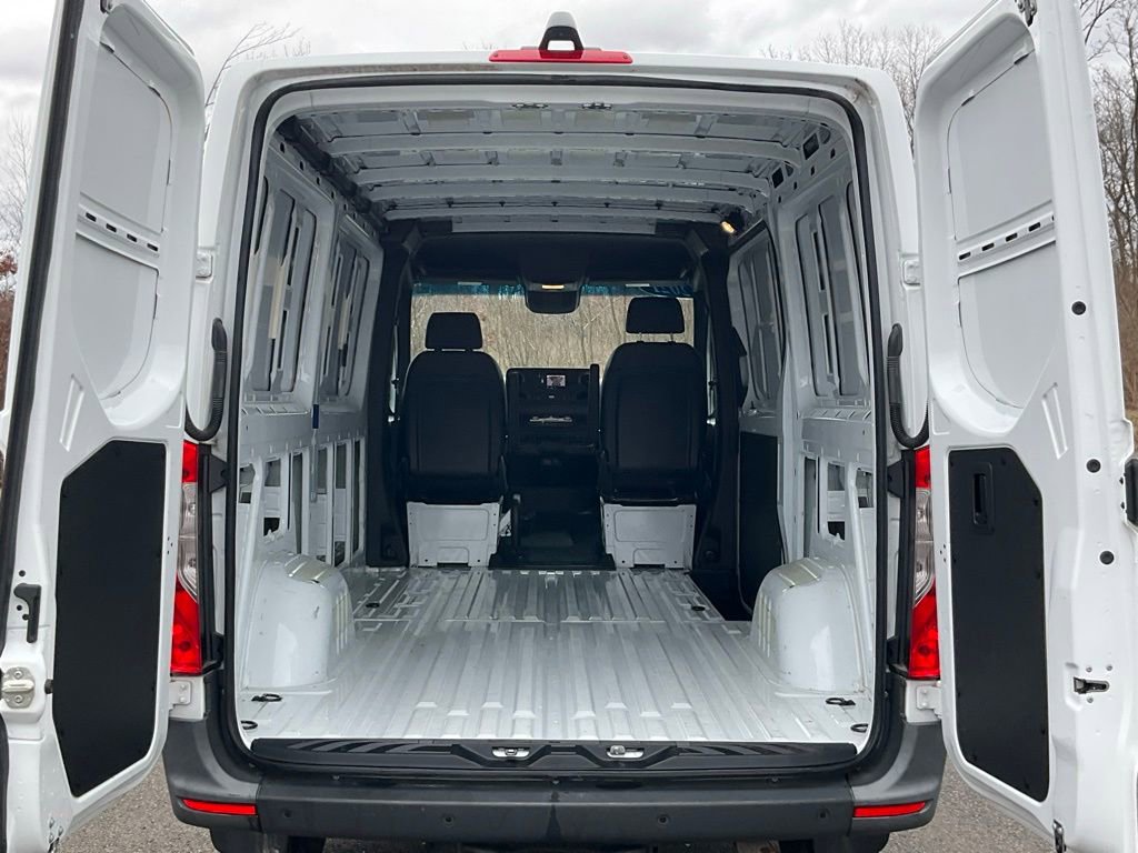 Used 2021 Mercedes-Benz Sprinter 144 Cargo image 21