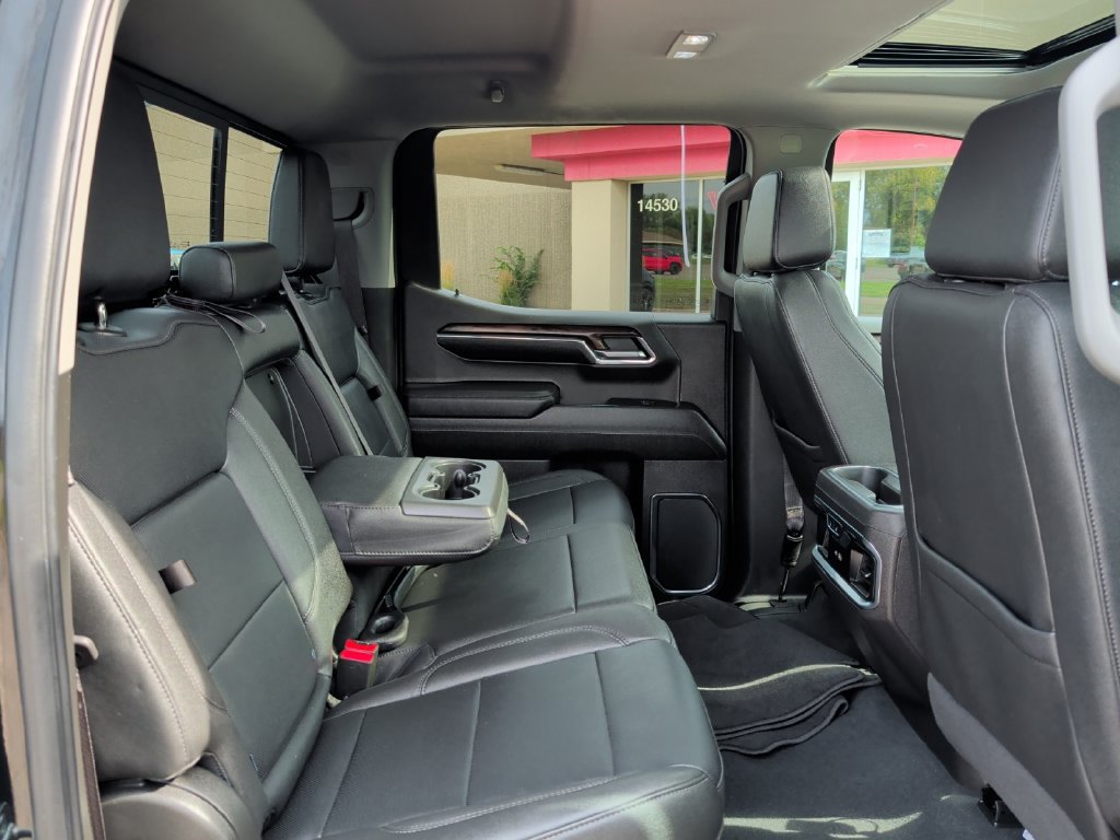 Used 2024 GMC Sierra 1500 SLT w/ SLT Premium Plus Package AWD/4WD image 35