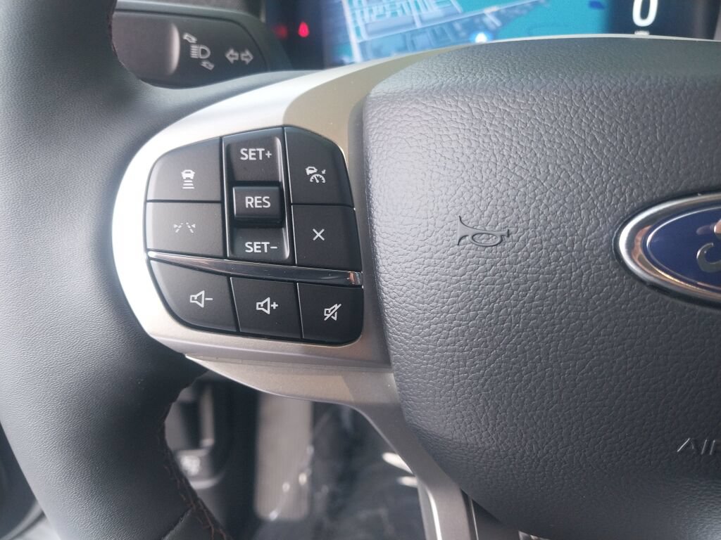 New 2026 Ford Explorer Active w/ Active Comfort Package AWD/4WD image 9