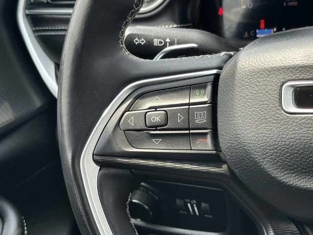 Used 2023 Jeep Grand Cherokee L Laredo AWD/4WD image 24