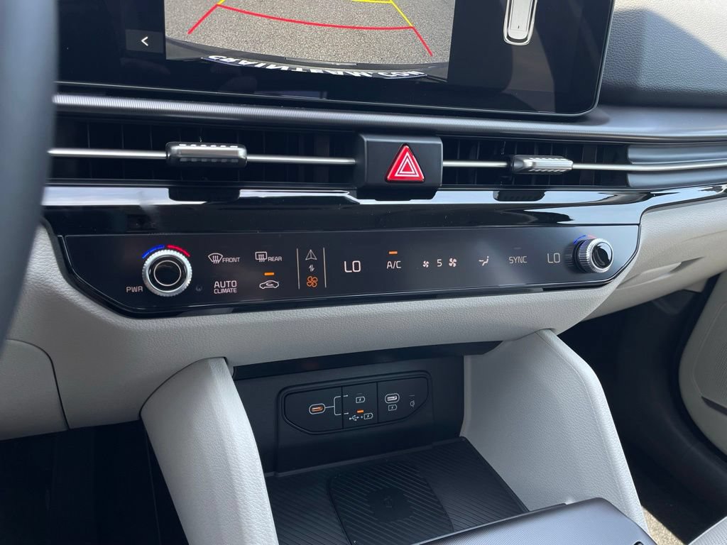 New 2026 Kia Sportage EX w/ EX Panorama Roof Package FWD image 18