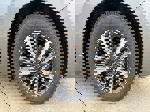 New 2025 Nissan Versa SV w/ Trunk Package image 9