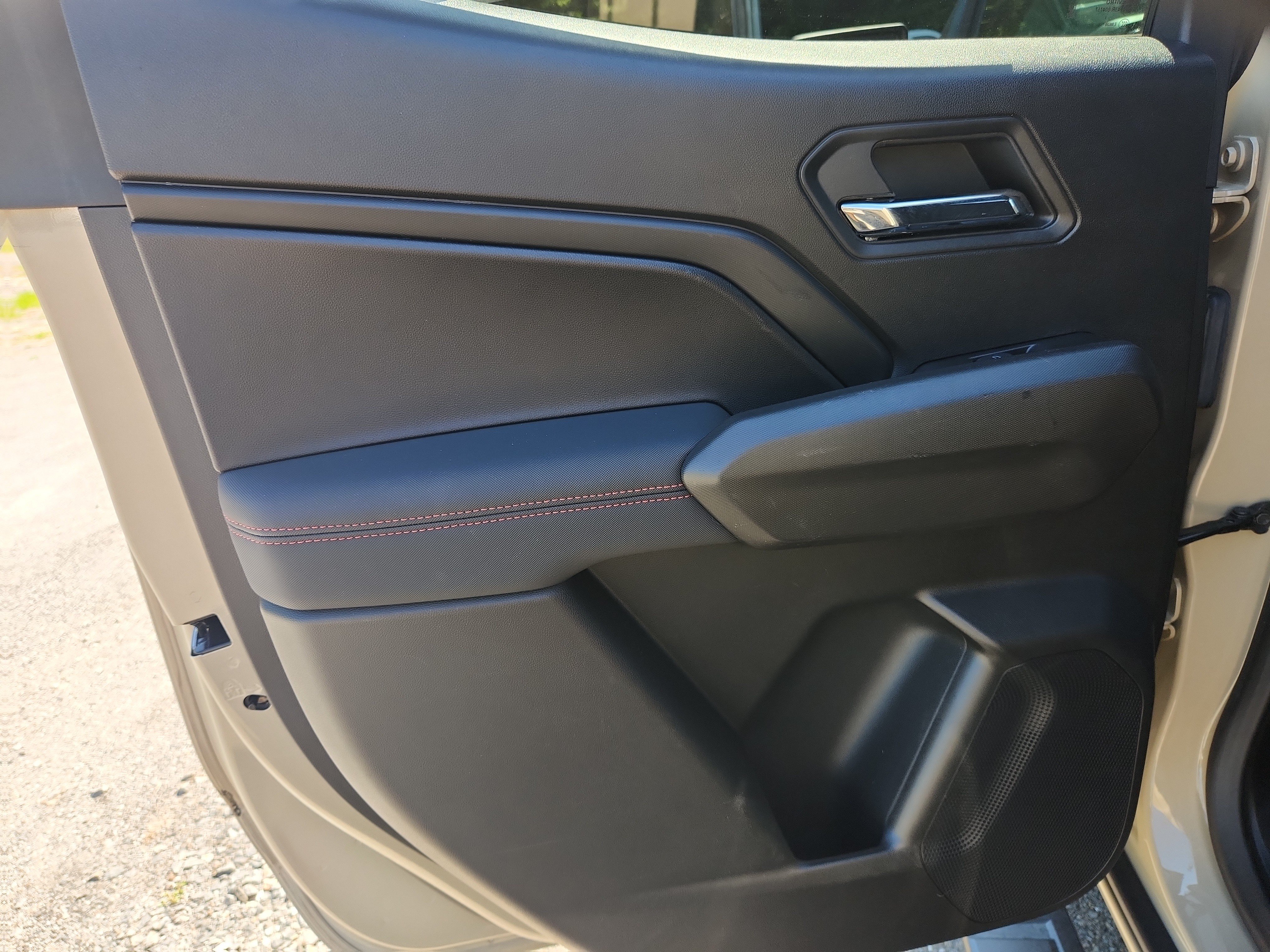 Used 2024 Chevrolet Colorado Z71 w/ Z71 Convenience Package 2 AWD/4WD image 38