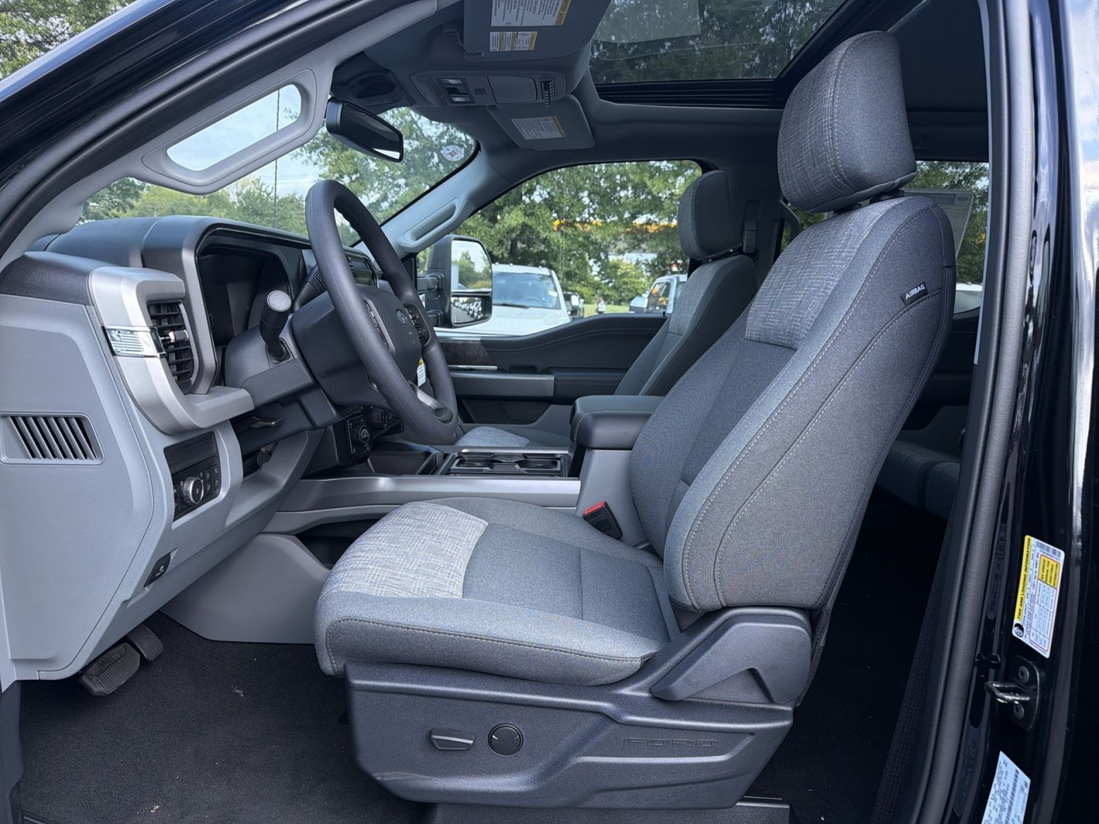 New 2027 Ford F350 XLT w/ XLT Premium Package AWD/4WD image 23