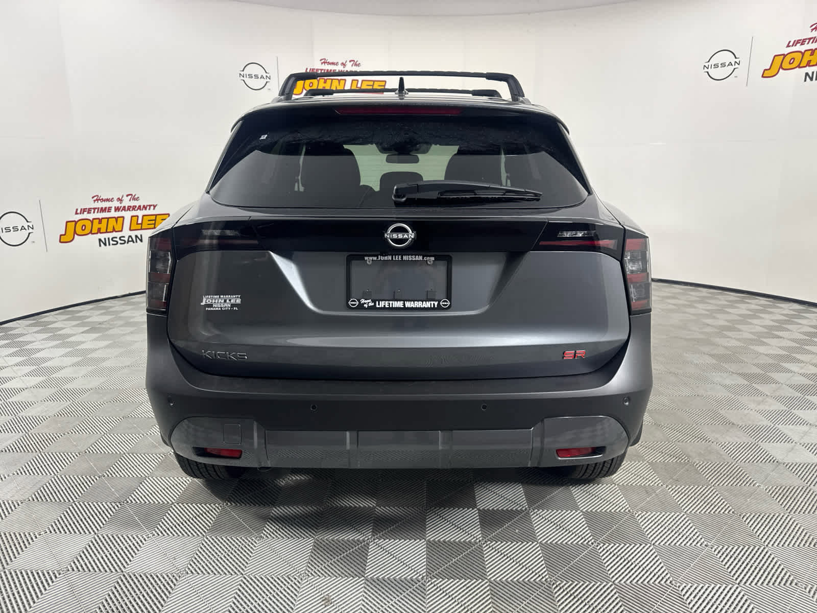 New 2026 Nissan Kicks SR image 4