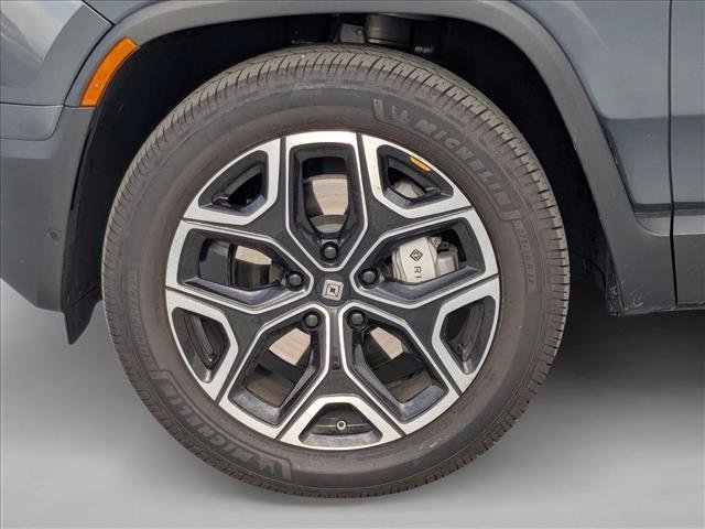 Used 2025 Rivian R1S Adventure image 19