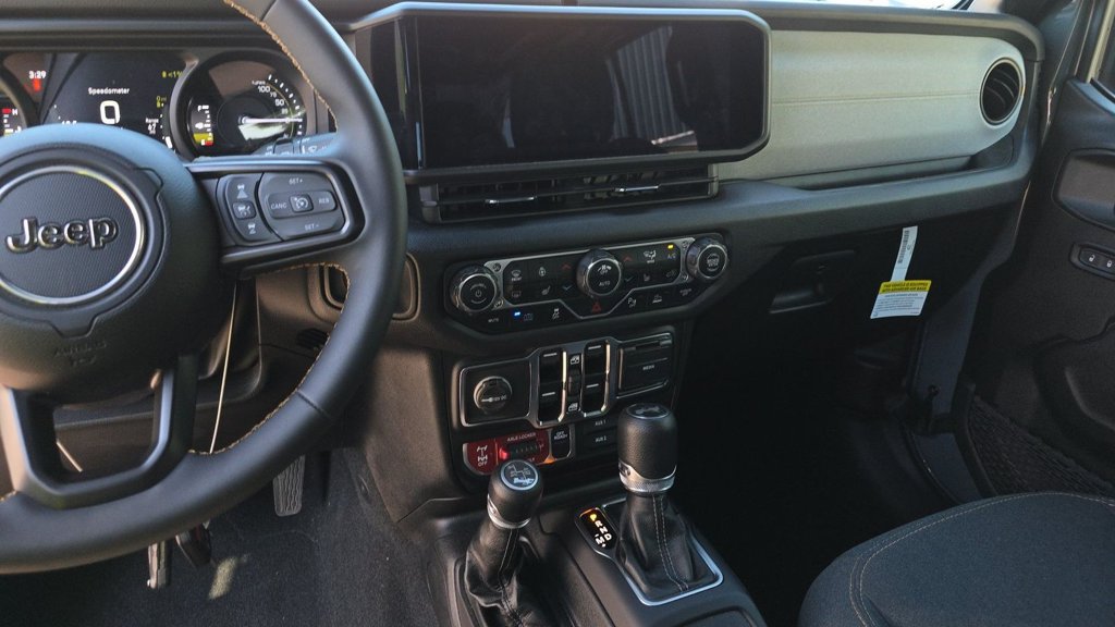 Used 2024 Jeep Wrangler Unlimited AWD/4WD image 5