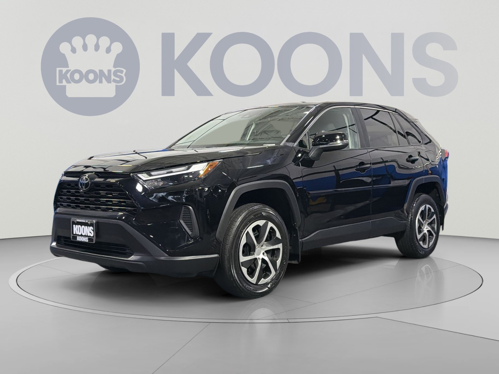 Used 2023 Toyota RAV4 LE AWD/4WD image 1
