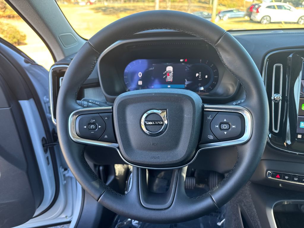 Certified 2025 Volvo XC40 B5 Ultra w/ Protection Package image 18