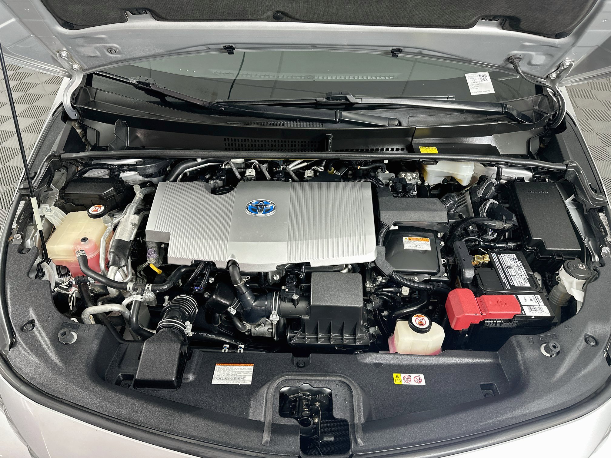 Used 2017 Toyota Prius Prime Premium FWD image 31