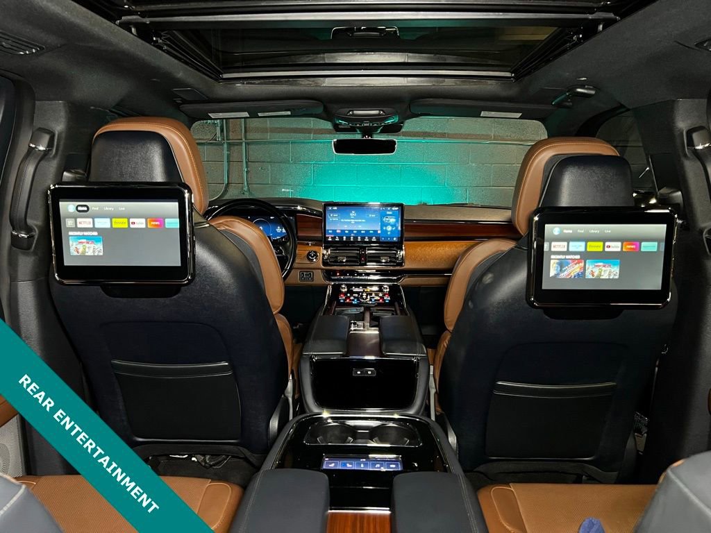 Used 2023 Lincoln Navigator Reserve image 14