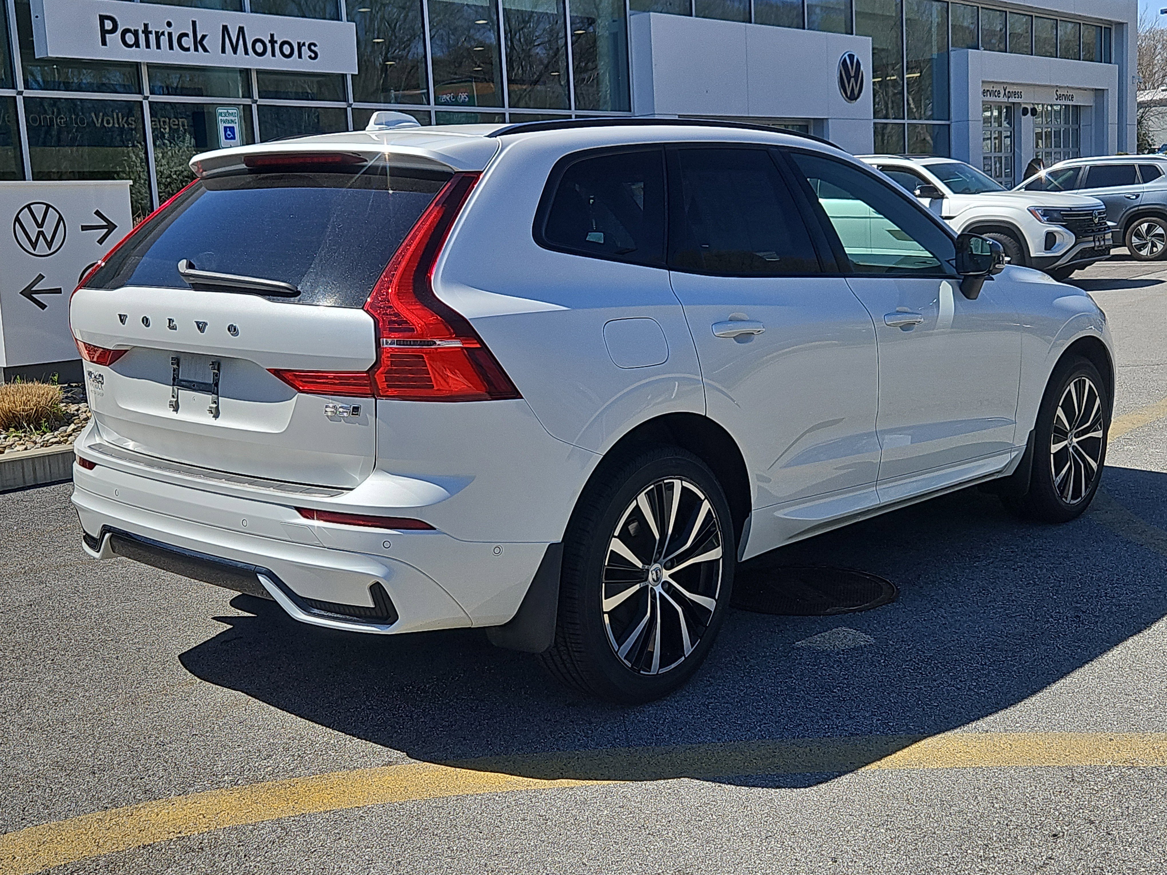 Certified 2023 Volvo XC60 B5 Plus w/ Climate Package AWD/4WD image 2