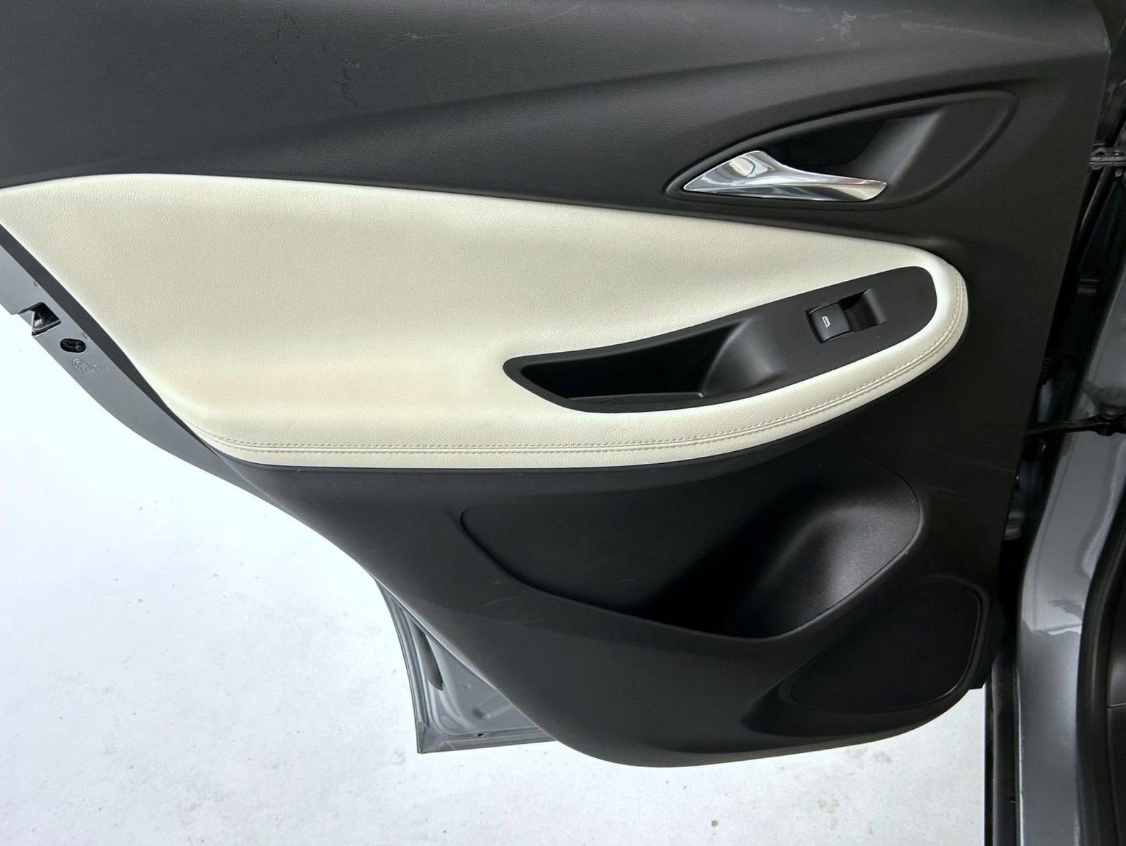 Used 2023 Buick Encore GX Preferred w/ Cold Weather Comfort Package FWD image 20