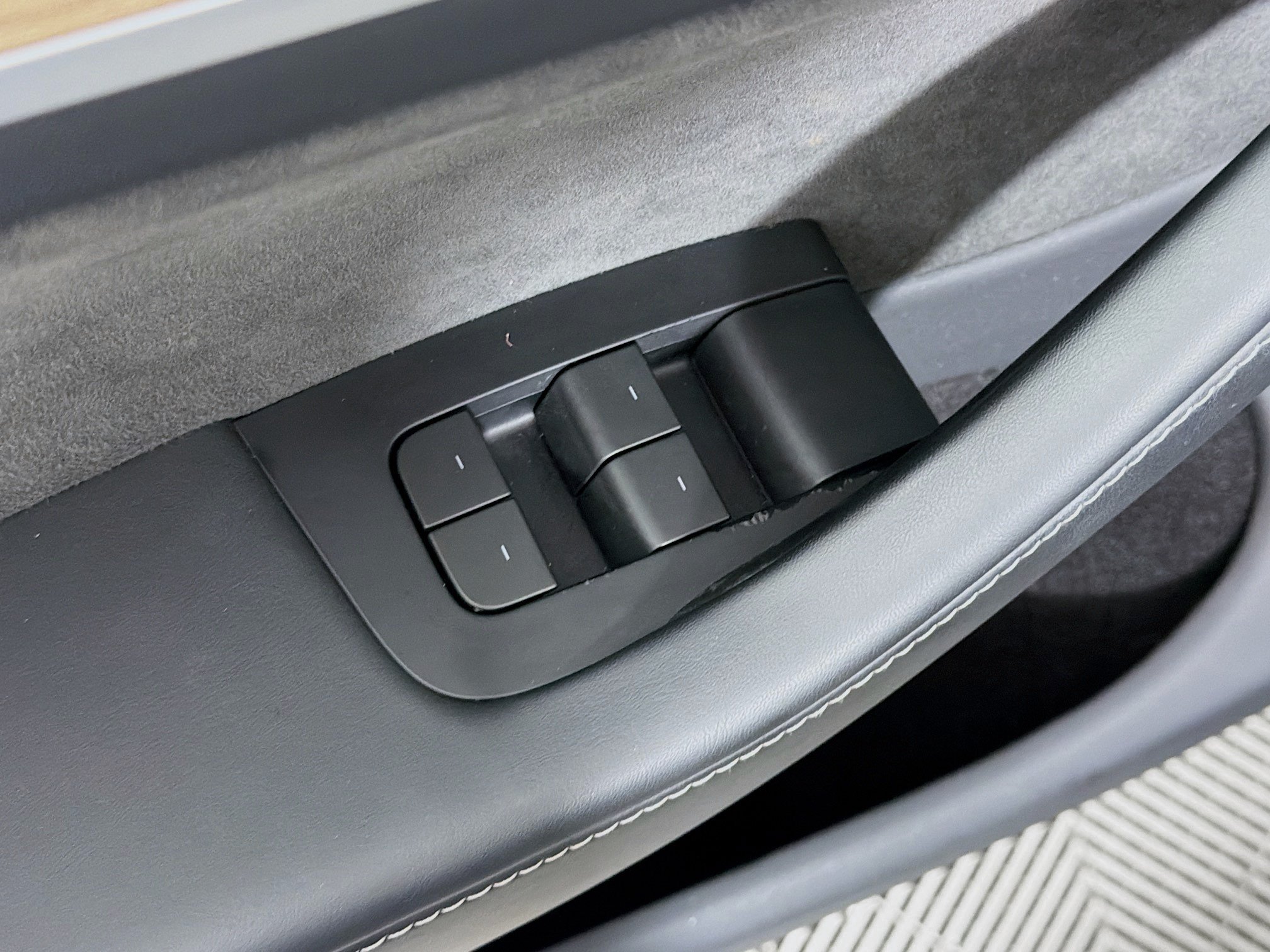 Used 2024 Tesla Model Y Long Range AWD/4WD image 15