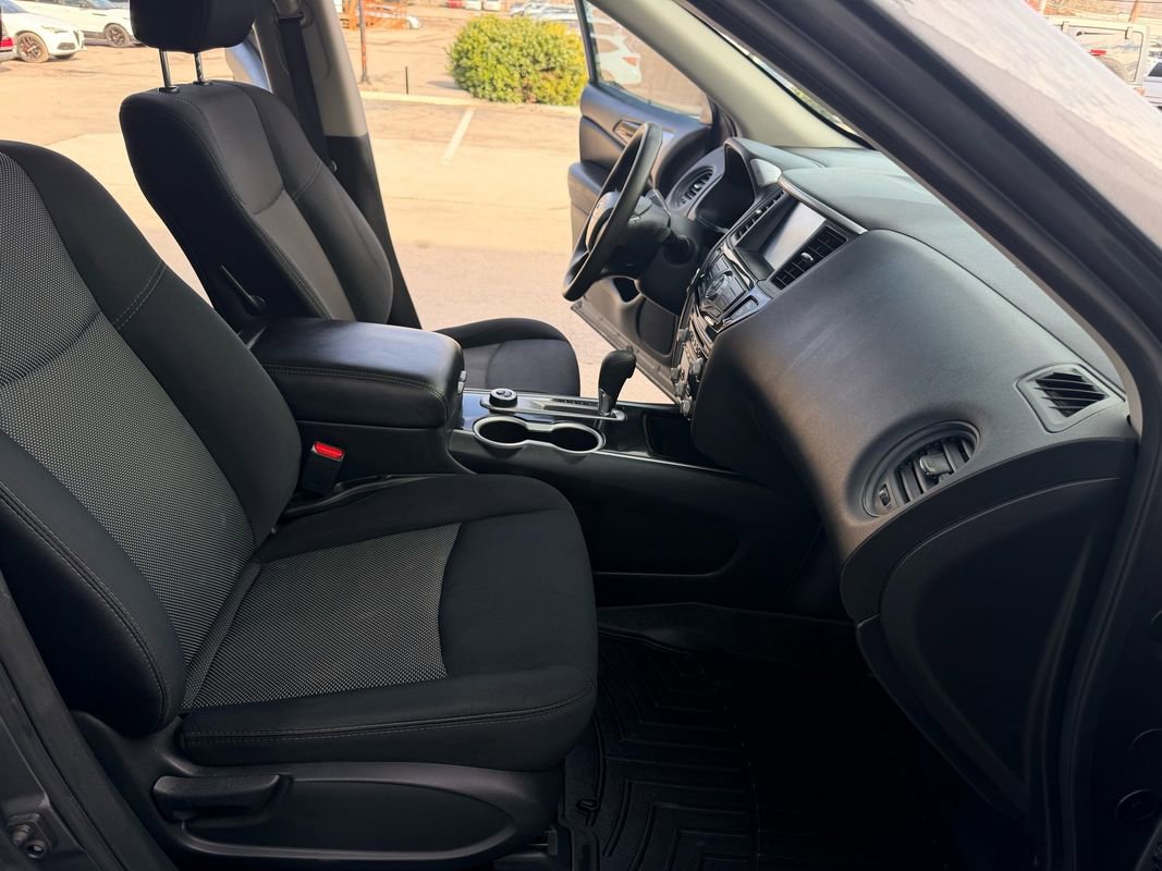Used 2018 Nissan Pathfinder S image 17