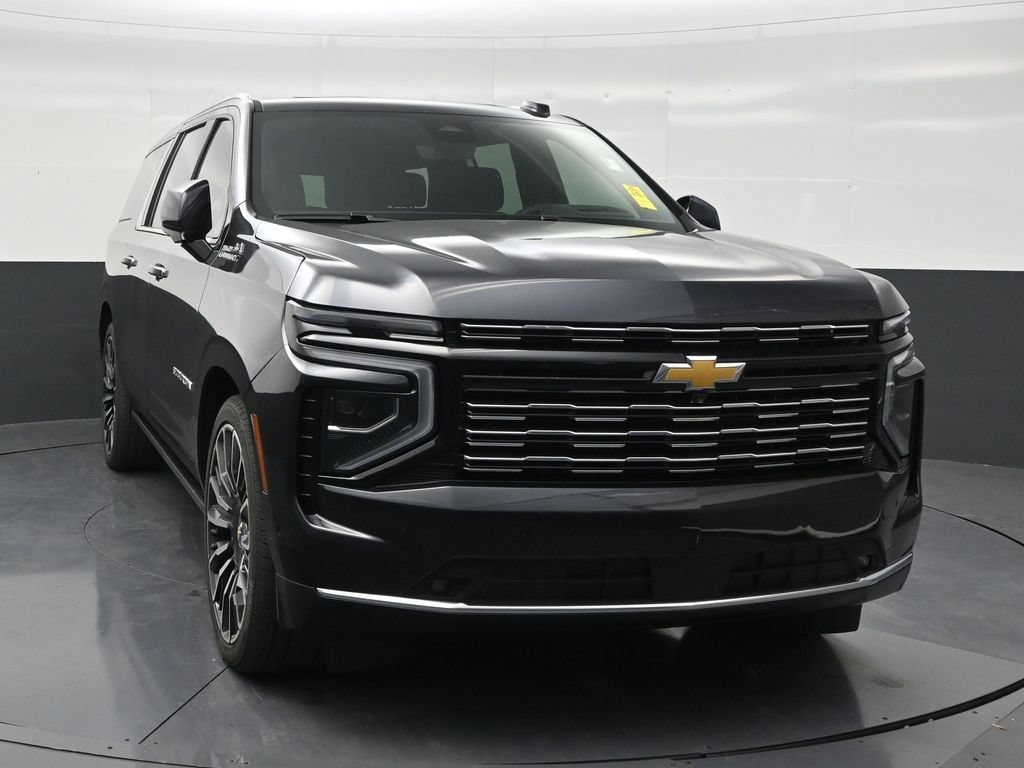 Used 2026 Chevrolet Suburban High Country AWD/4WD image 7