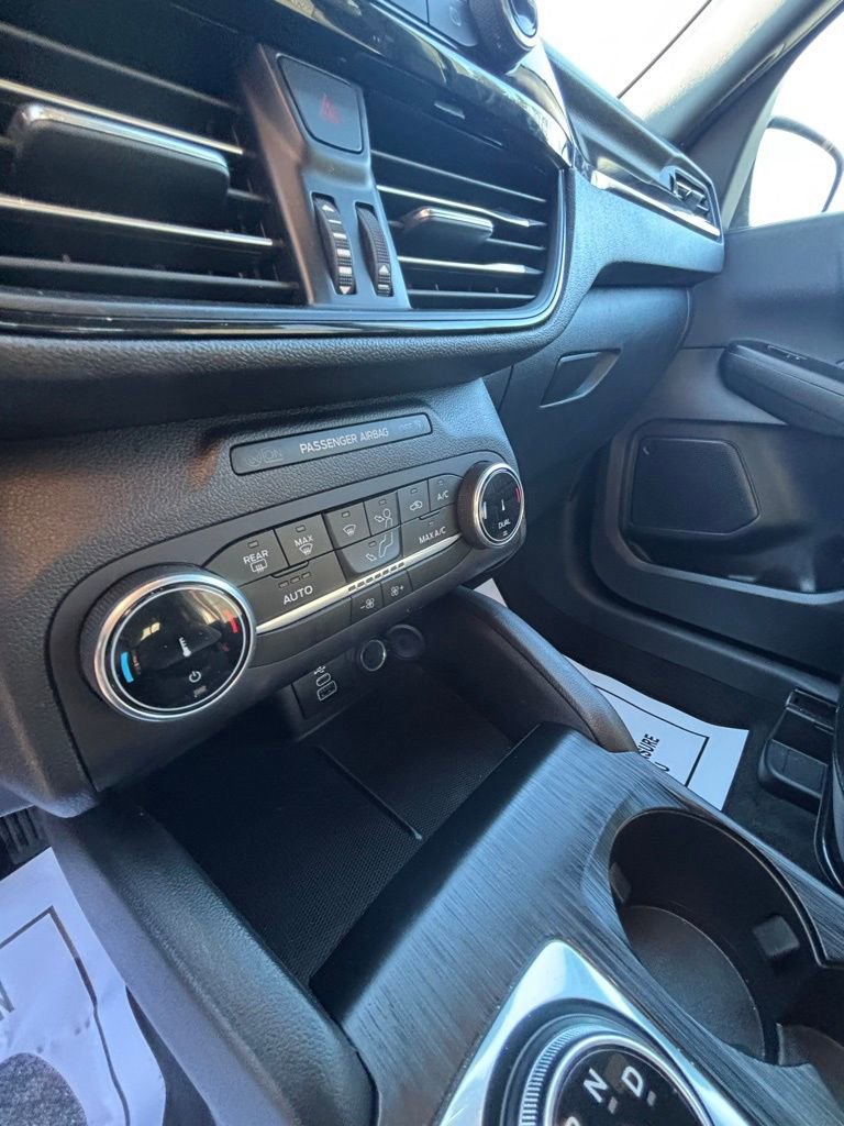 Used 2025 Ford Escape ST-Line image 11