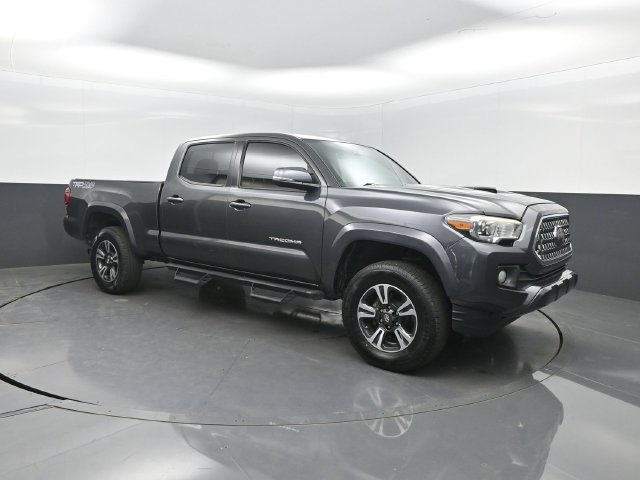 Used 2019 Toyota Tacoma TRD Sport AWD/4WD image 30