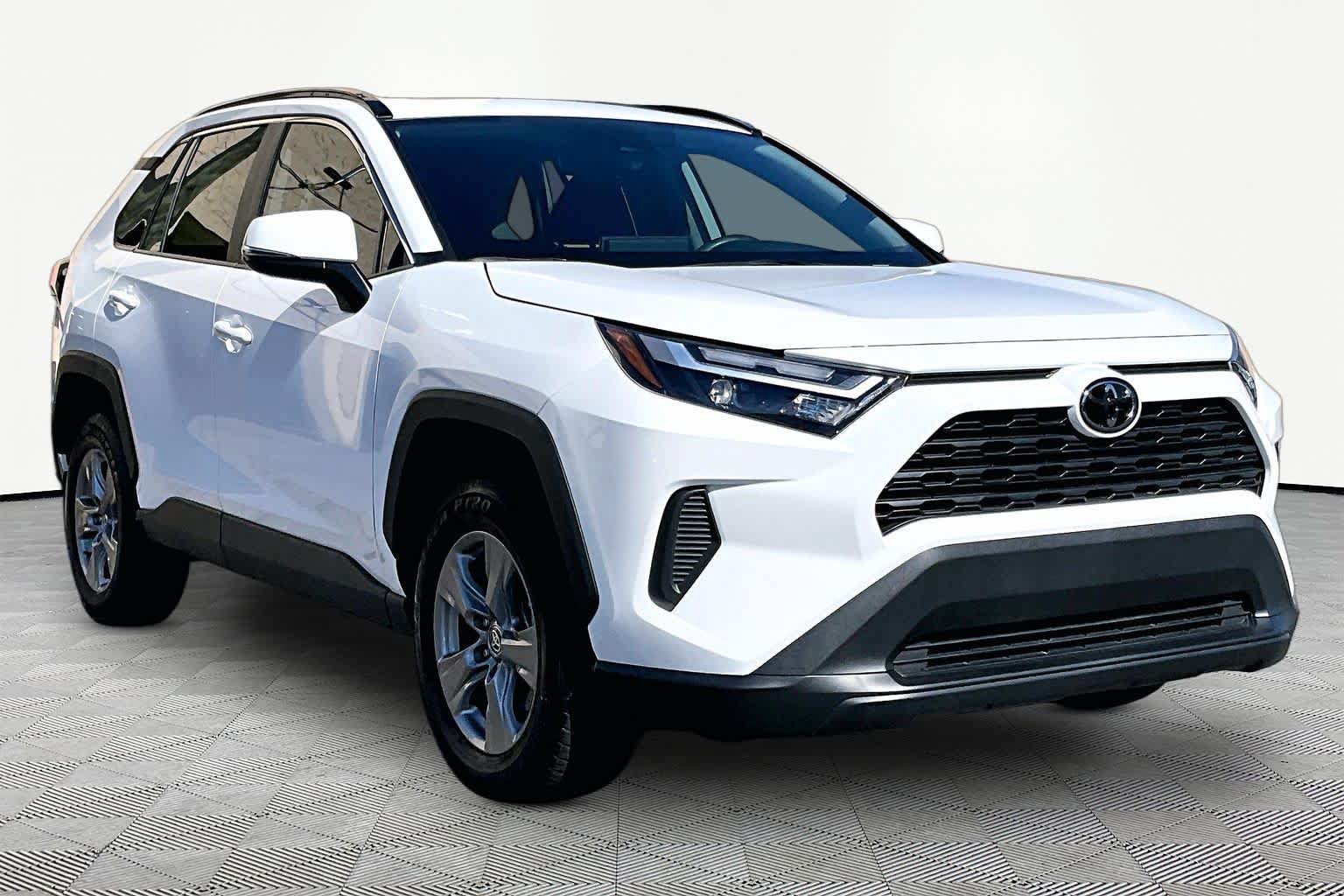 Used 2023 Toyota RAV4 XLE w/ Convenience Package FWD image 3