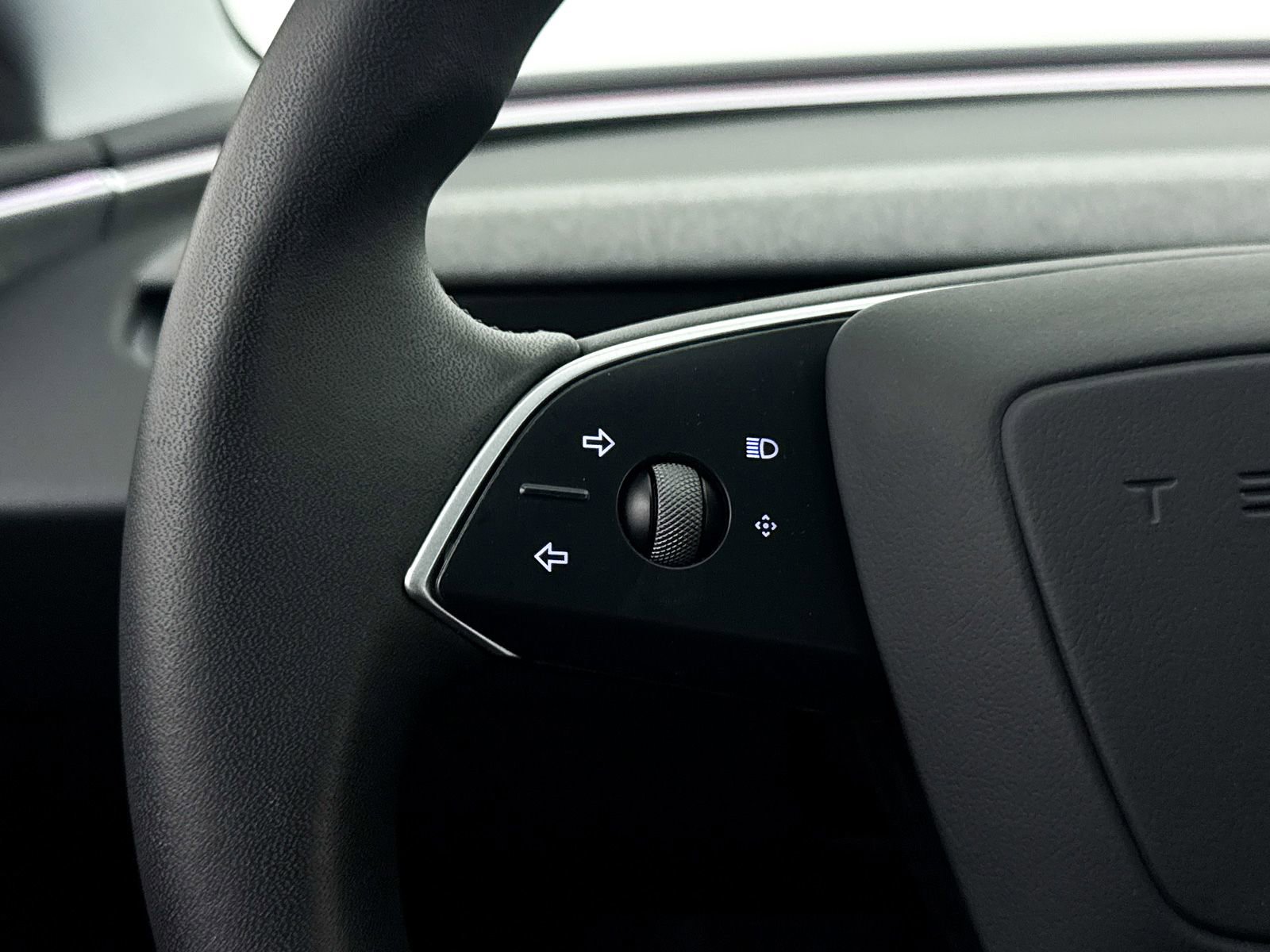 Used 2024 Tesla Model 3 Standard Range RWD image 39