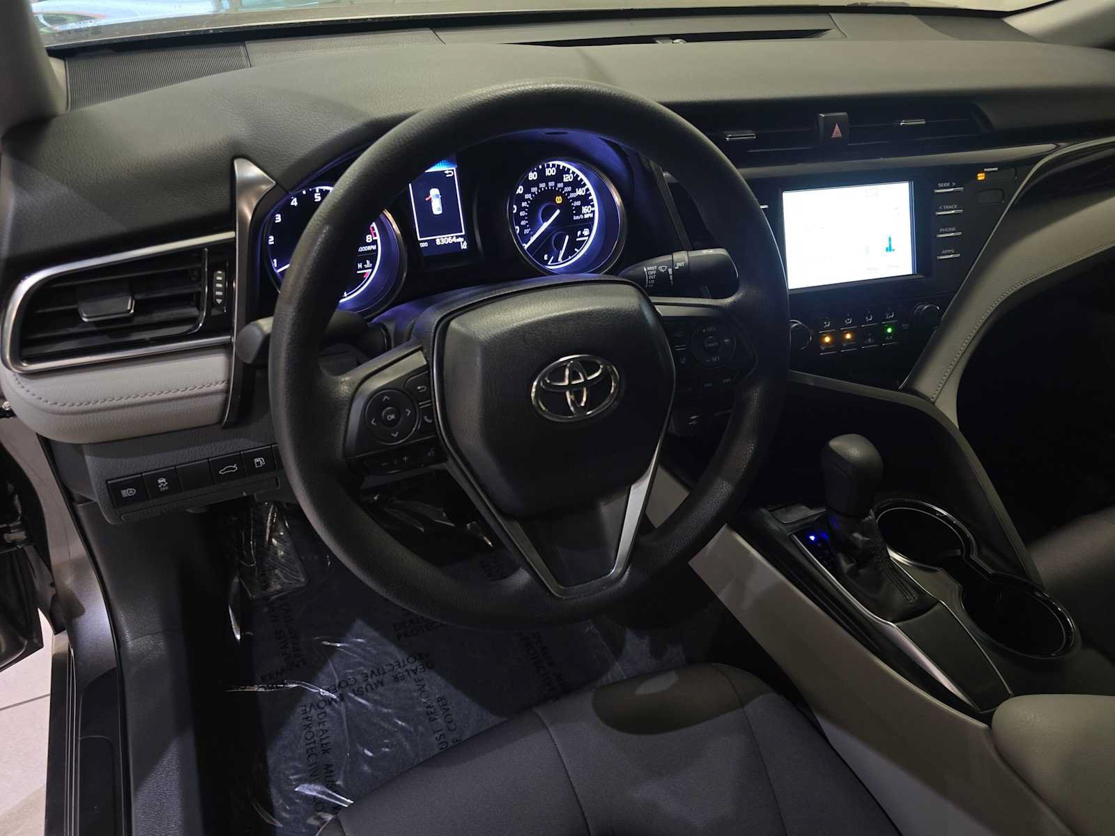 Used 2018 Toyota Camry LE FWD image 2