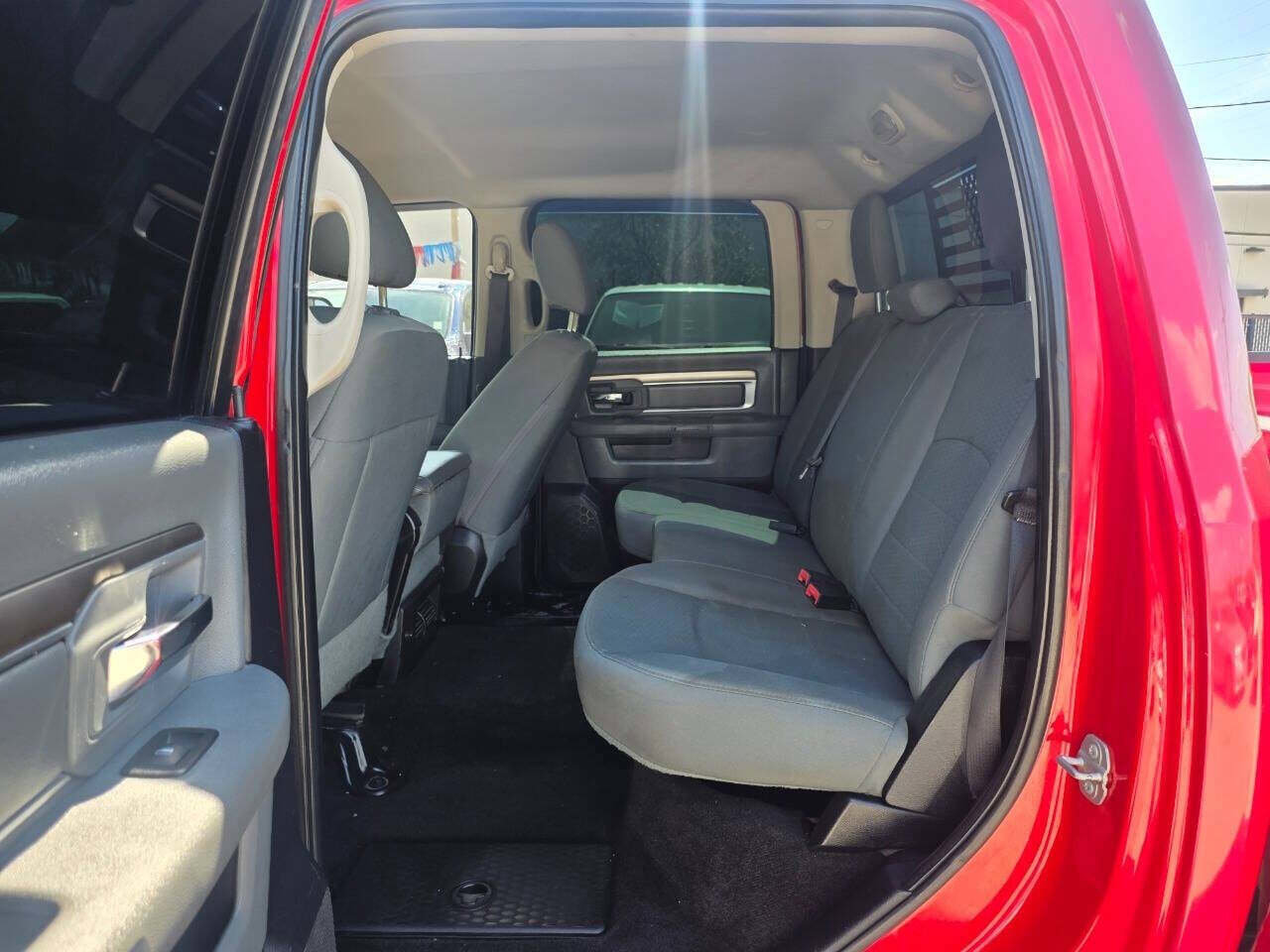 Used 2016 RAM 2500 SLT AWD/4WD image 10