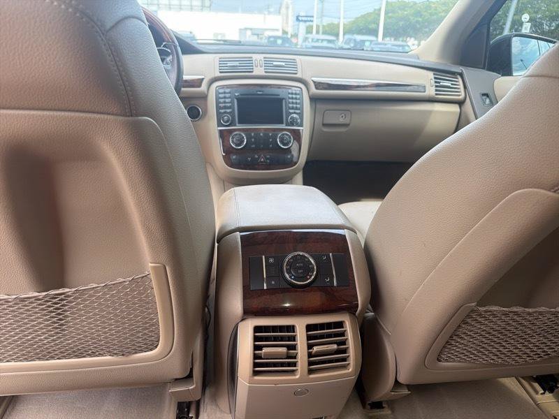 Used 2011 Mercedes-Benz R 350 4MATIC image 28