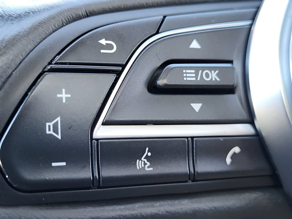 Used 2021 INFINITI QX50 Luxe w/ Accent Package AWD/4WD image 12
