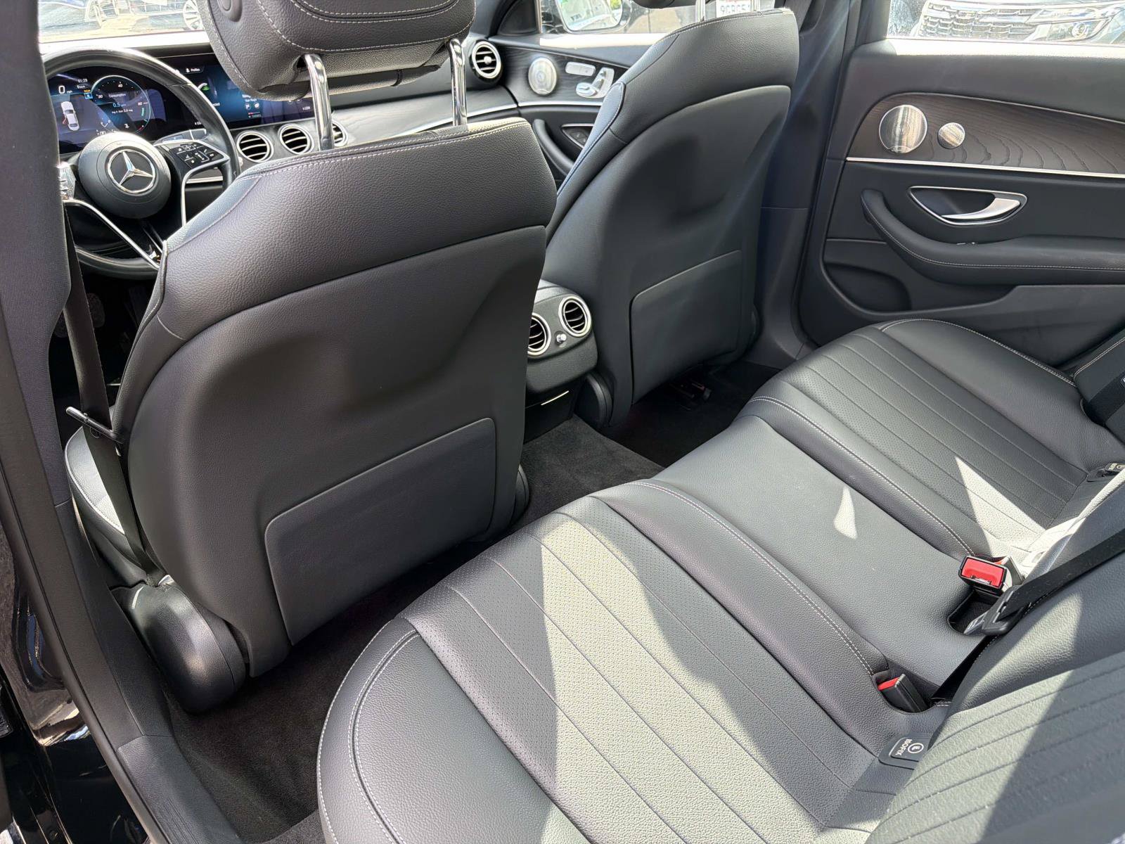 Used 2023 Mercedes-Benz E 350 Sedan image 10