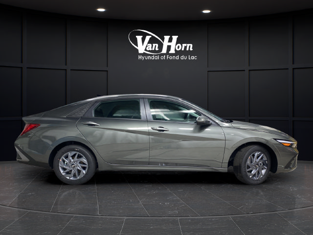 New 2026 Hyundai Elantra Hybrid FWD image 8