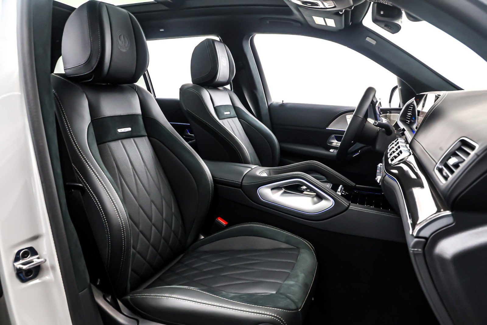 New 2026 Mercedes-Benz GLS 63 AMG 4MATIC image 7