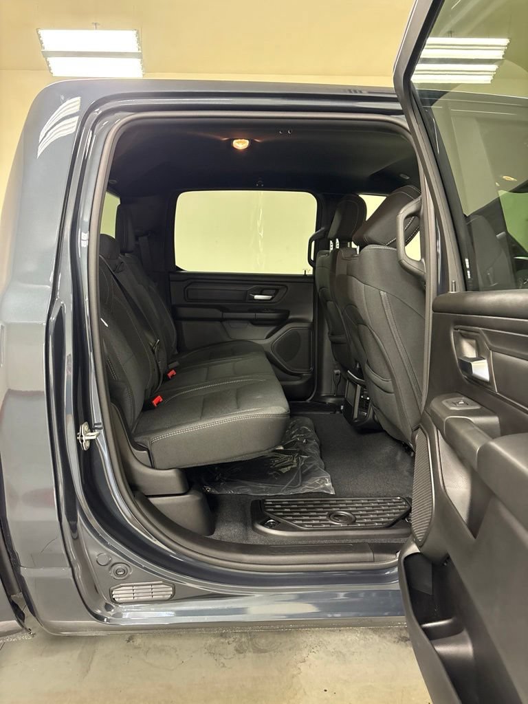 New 2026 RAM 1500 Express AWD/4WD image 26