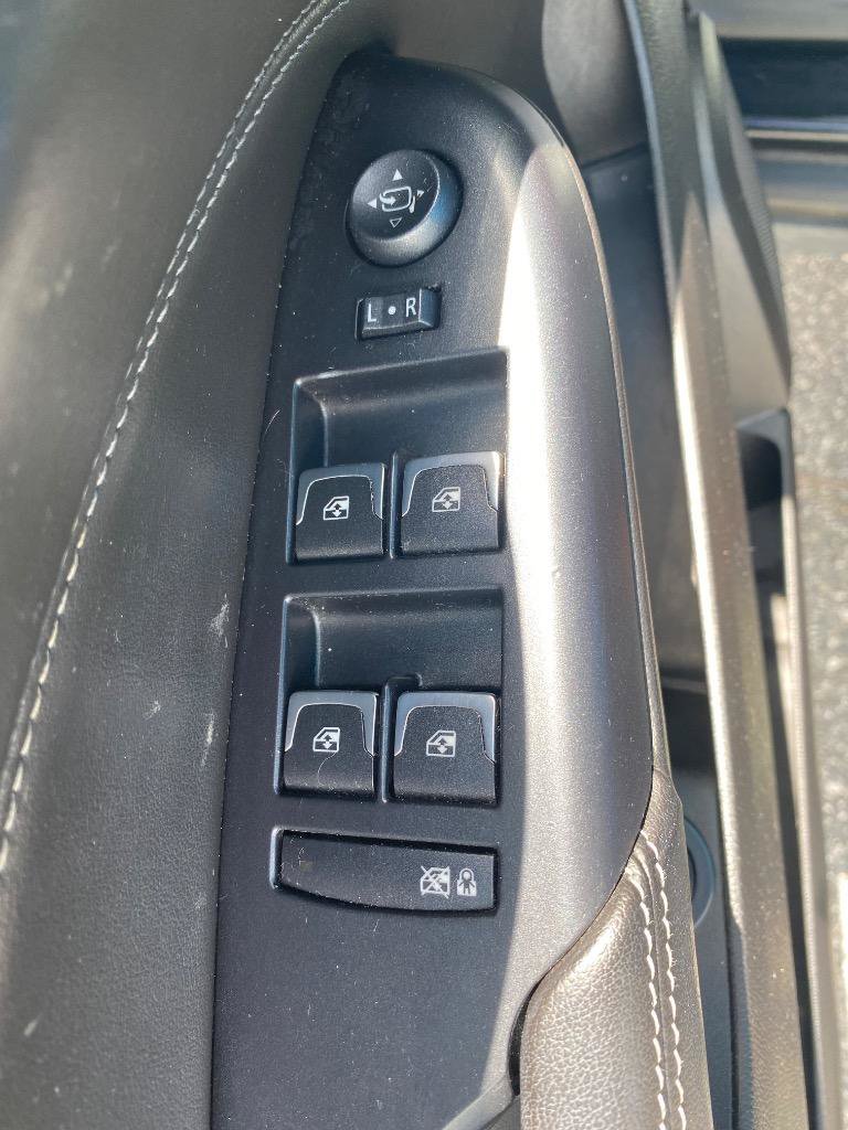 Used 2015 Cadillac SRX Luxury w/ Driver Awareness Package FWD image 37